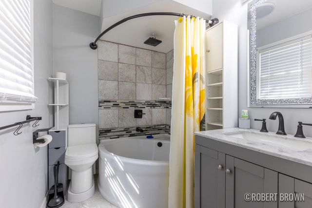2074 Wolfboro Drive Se, City Of Kentwood, MI 49508