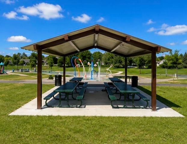 2074 Wolfboro Drive Se, City Of Kentwood, MI 49508