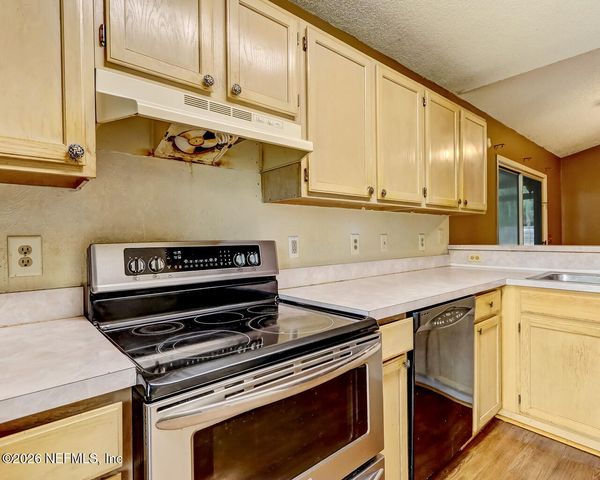 8479 THREE CREEKS Boulevard, Jacksonville, FL 32220