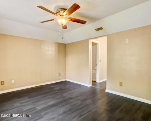 8479 THREE CREEKS Boulevard, Jacksonville, FL 32220