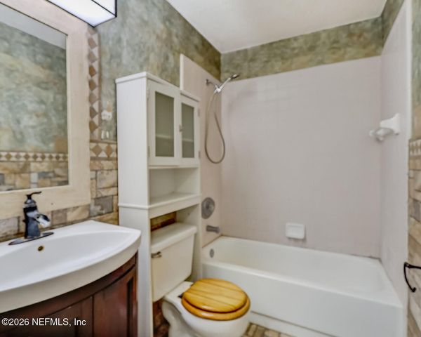 8479 THREE CREEKS Boulevard, Jacksonville, FL 32220