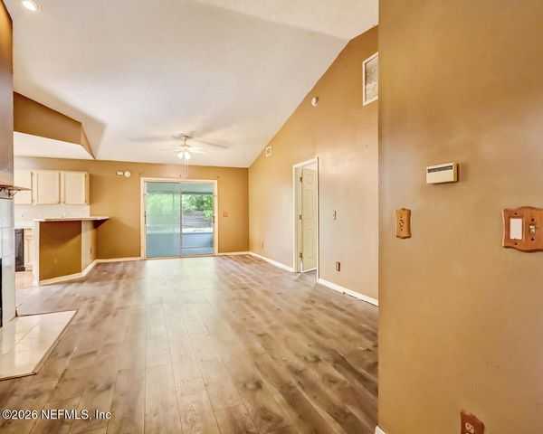 8479 THREE CREEKS Boulevard, Jacksonville, FL 32220