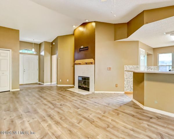 8479 THREE CREEKS Boulevard, Jacksonville, FL 32220