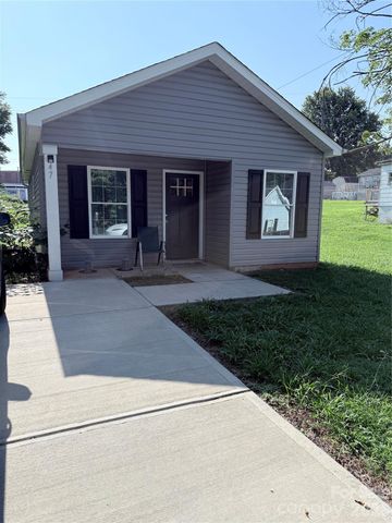 47 14th Street SE, Hickory, NC 28602