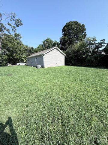 47 14th Street SE, Hickory, NC 28602