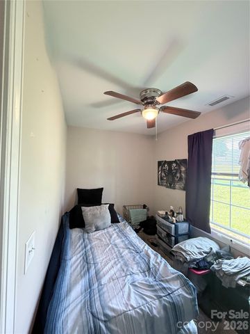 47 14th Street SE, Hickory, NC 28602