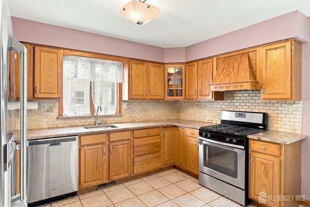 126 N Hill Road, Colonia, NJ 07067
