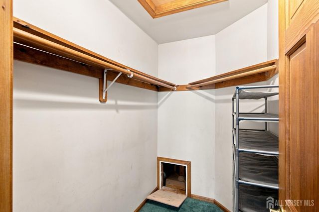 126 N Hill Road, Colonia, NJ 07067