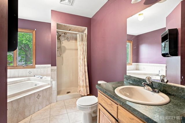 126 N Hill Road, Colonia, NJ 07067