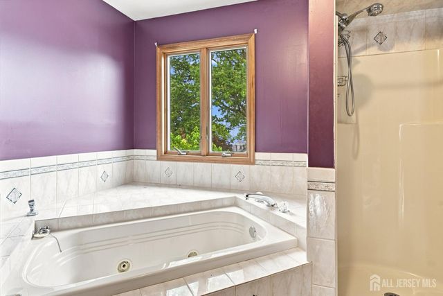 126 N Hill Road, Colonia, NJ 07067