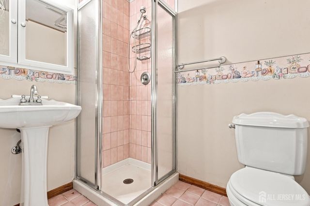 126 N Hill Road, Colonia, NJ 07067