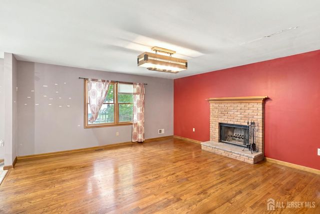 126 N Hill Road, Colonia, NJ 07067