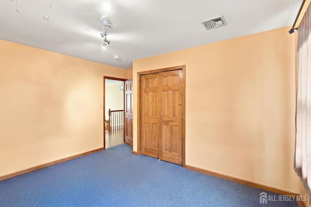 126 N Hill Road, Colonia, NJ 07067
