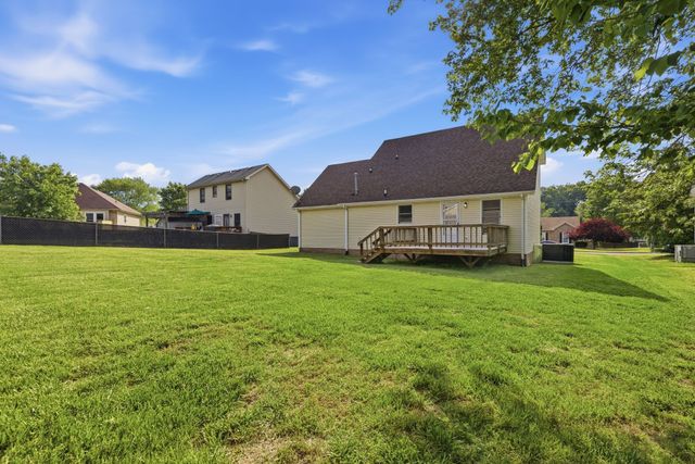 262 Kathleen Ct, Clarksville, TN 37043