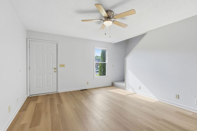 262 Kathleen Ct, Clarksville, TN 37043
