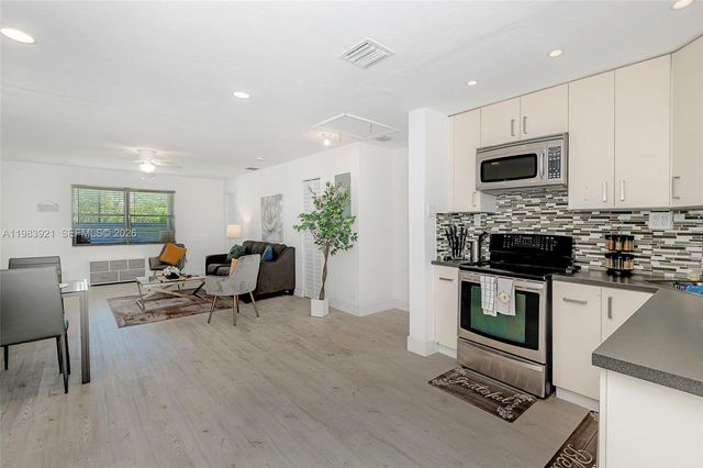 201 Columbus Pkwy, Hollywood, FL 33021