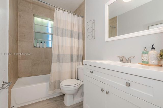 201 Columbus Pkwy, Hollywood, FL 33021