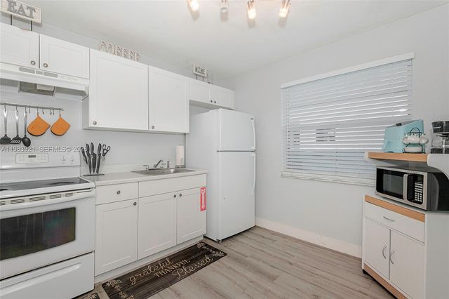 201 Columbus Pkwy, Hollywood, FL 33021