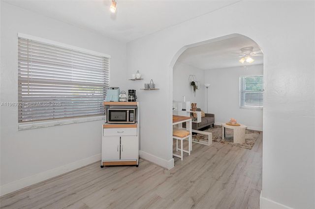 201 Columbus Pkwy, Hollywood, FL 33021