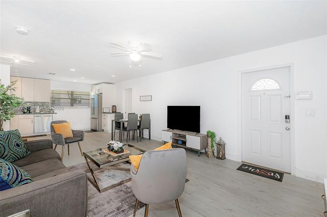 201 Columbus Pkwy, Hollywood, FL 33021