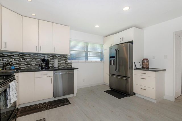 201 Columbus Pkwy, Hollywood, FL 33021