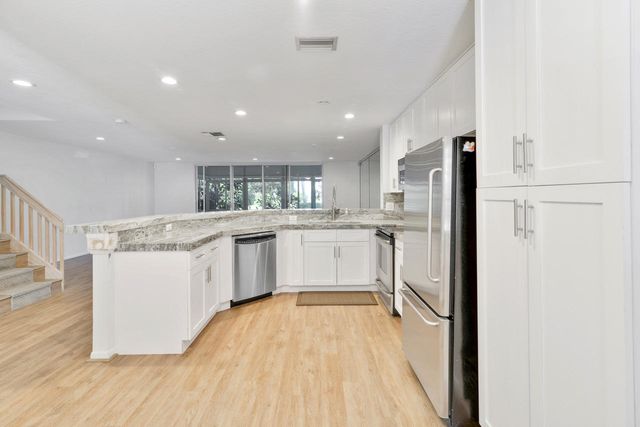 6191 Old Court Road 806, Boca Raton, FL 33433
