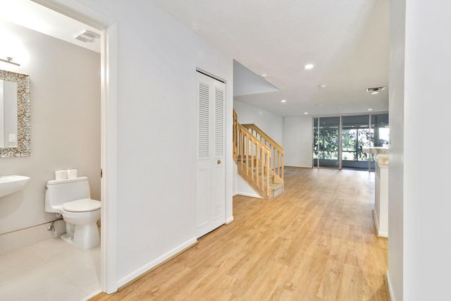 6191 Old Court Road 806, Boca Raton, FL 33433