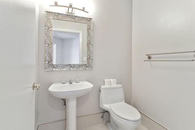 6191 Old Court Road 806, Boca Raton, FL 33433