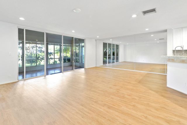 6191 Old Court Road 806, Boca Raton, FL 33433