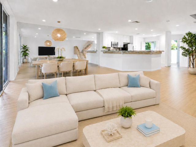 6191 Old Court Road 806, Boca Raton, FL 33433