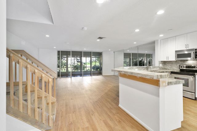 6191 Old Court Road 806, Boca Raton, FL 33433