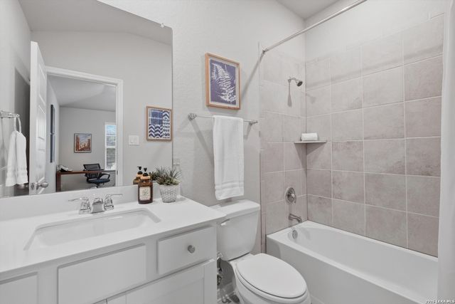 25819 Posey, Boerne, TX 78006