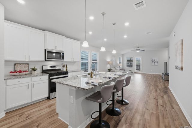 25819 Posey, Boerne, TX 78006