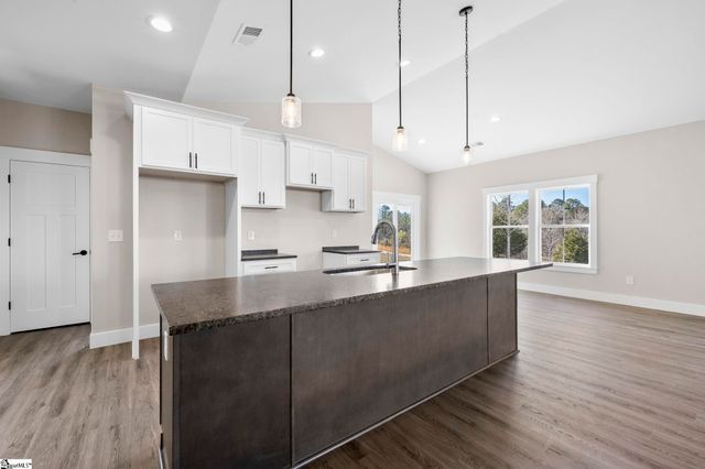 369 Scenic Avenue, Campobello, SC 29322