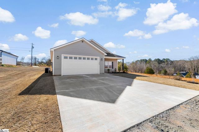 369 Scenic Avenue, Campobello, SC 29322