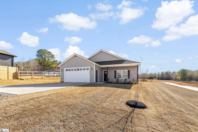 369 Scenic Avenue, Campobello, SC 29322