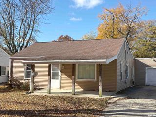 3021 N MISSION Road, Peoria, IL 61604