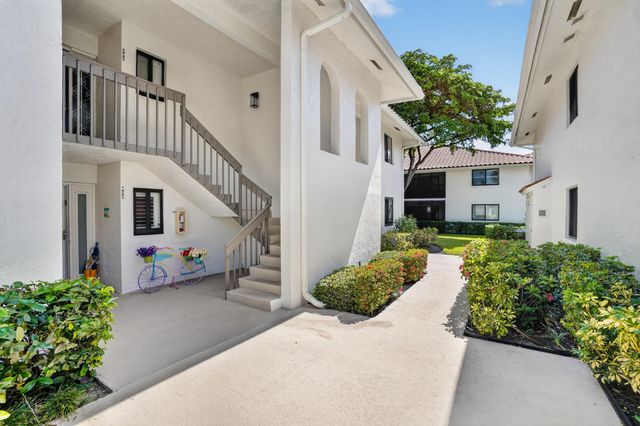 65 PELICAN POINTE Drive 2030, Delray Beach, FL 33483