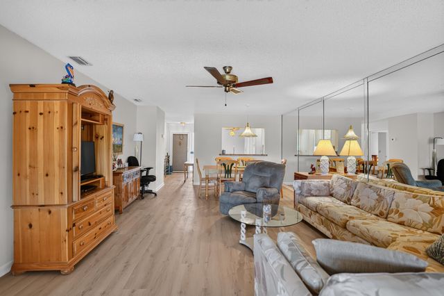 65 PELICAN POINTE Drive 2030, Delray Beach, FL 33483