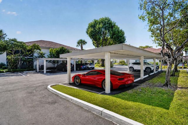 65 PELICAN POINTE Drive 2030, Delray Beach, FL 33483
