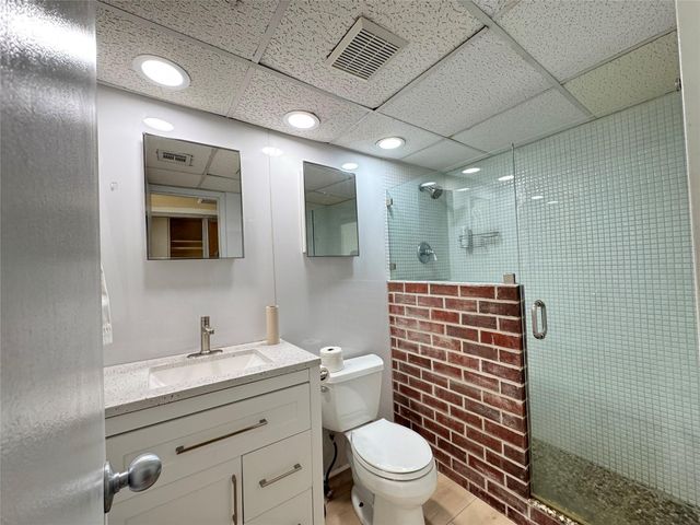 1800 Lavaca ST A705, Austin, TX 78701