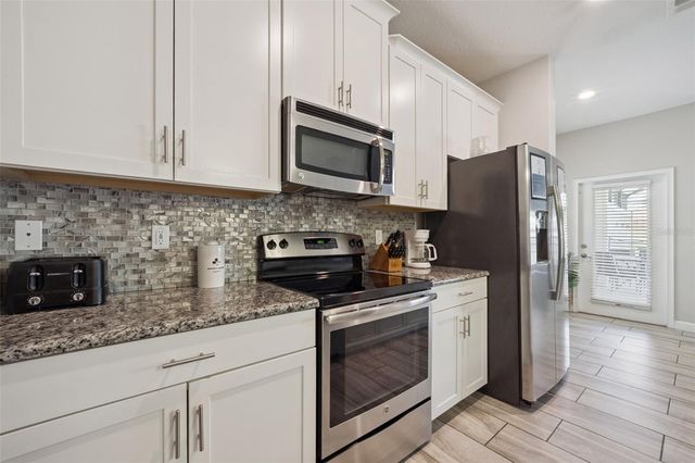 1610 MOON VALLEY DRIVE, Davenport, FL 33896