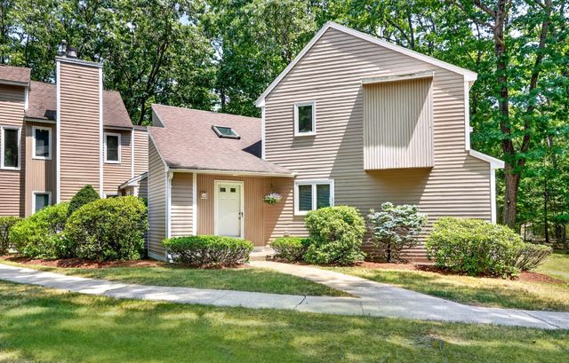 8 Pilgrim Drive A, Westford, MA 01886
