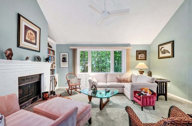 8 Pilgrim Drive A, Westford, MA 01886