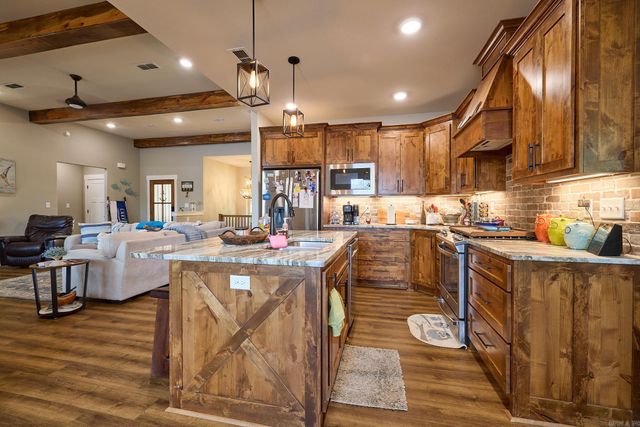 16728 Cabes Point Road, Alexander, AR 72002