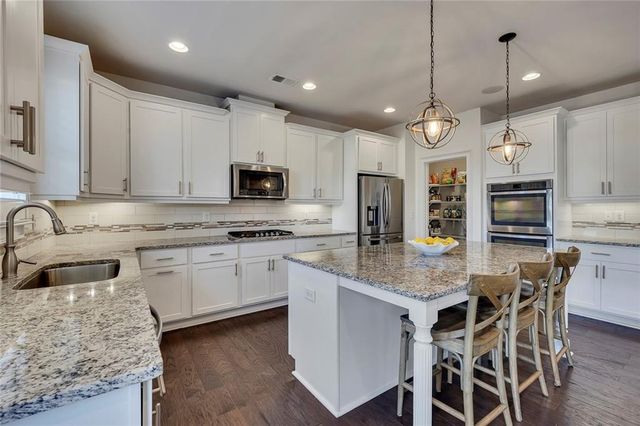 152 Sierra Circle, Woodstock, GA 30188