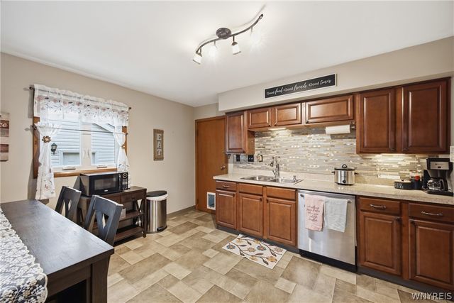 18 Stratford Place, Cheektowaga, NY 14225