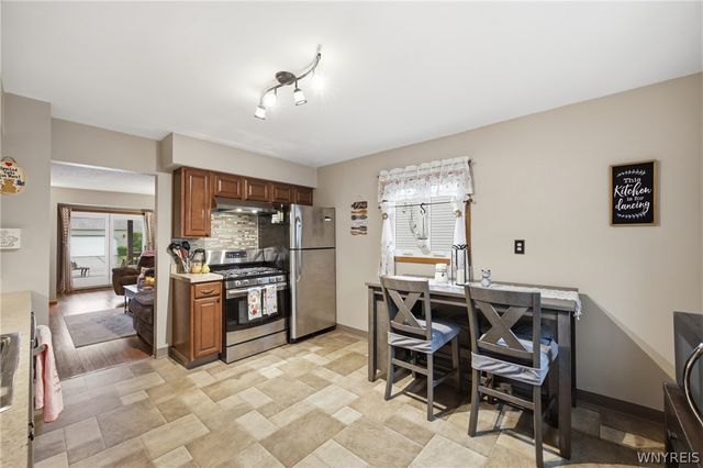 18 Stratford Place, Cheektowaga, NY 14225