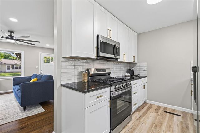 3016 Porter Road, Independence, MO 64055