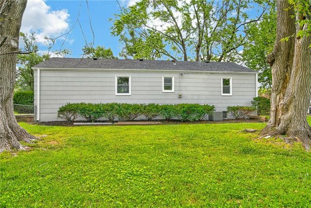 3016 Porter Road, Independence, MO 64055